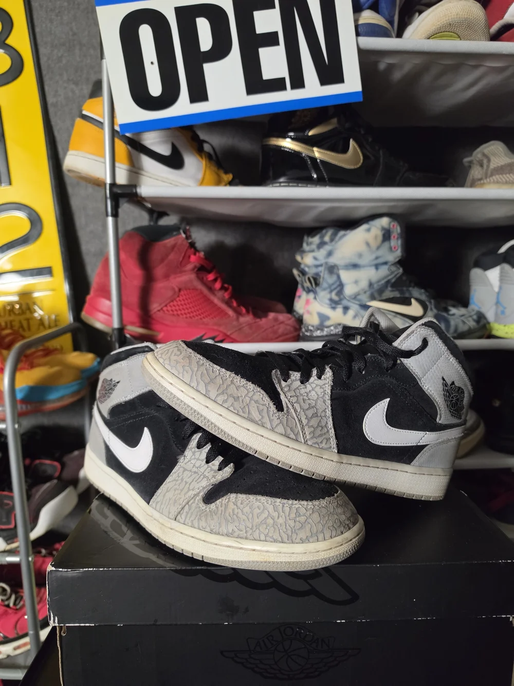 🔥 Nike Air Jordan Elephant Men’s Size 11 Black Gray White High-Top Sneakers